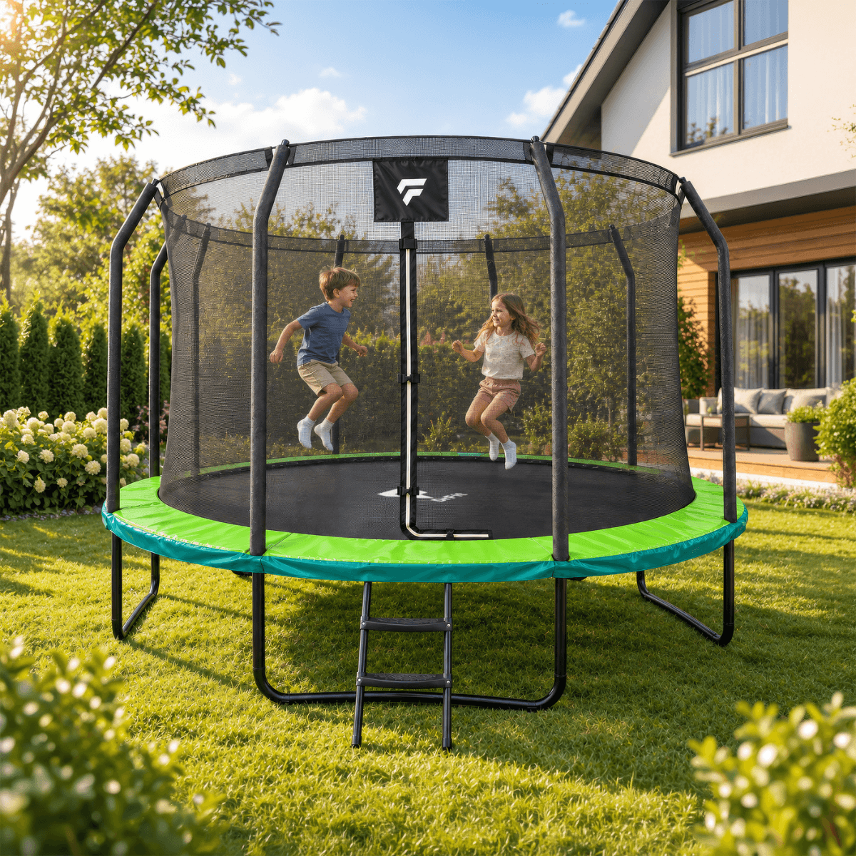 Trampolina ogrodowa dla dzieci 12 FT / 366 cm Tiger PRO DrFit z siatką i drabinką lifestyle_DF-TR-TG-12FT